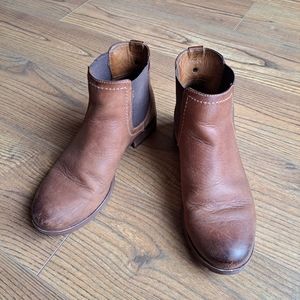 Söfft Brown Leather Chelsea Boots